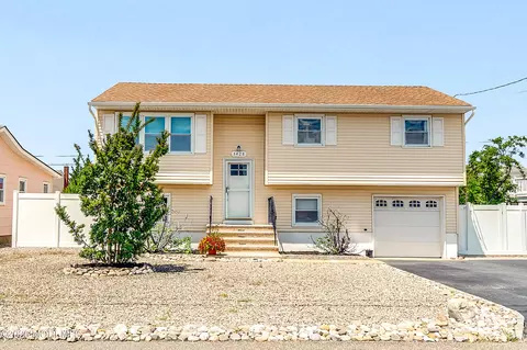 3428 Bergen Ave, Toms River, NJ 08753