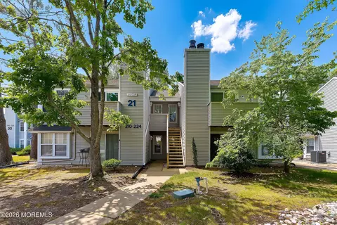 224 Meadow Ridge Rd, Galloway, NJ 08205