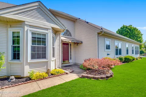 63 Halsted Dr, Manchester, NJ 08759