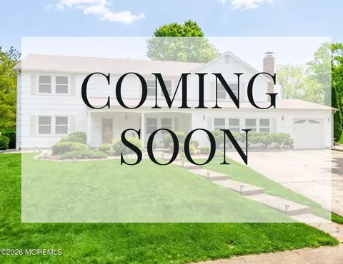 22 River Dr, Marlboro, NJ 07746