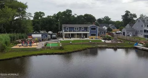515 Riverside Dr, Bayville, NJ 08721