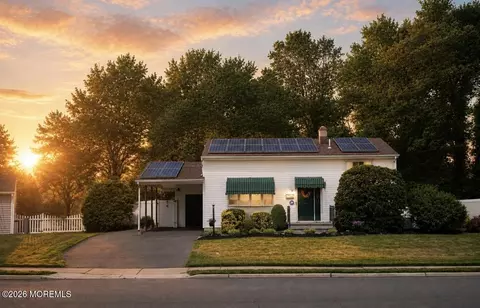 7 Winthrop Pl, Hazlet, NJ 07730