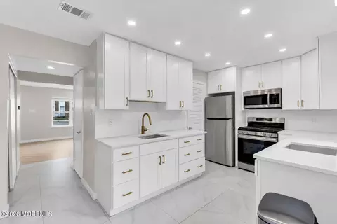 Kitchen - 119 Downing St, Lakewood, NJ 08701 photo 2 of 4