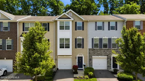 239 Chickadee Ct, Freehold, NJ 07728