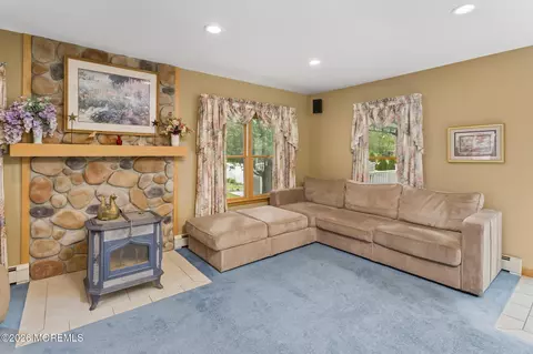 37 Maple Shade Ave E, Hamilton Square, NJ 08690 photo 13