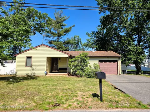 1210 Taylor Ln, Forked River, NJ 08731