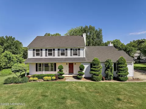 31 Vaughn Dr, Middletown, NJ 07748