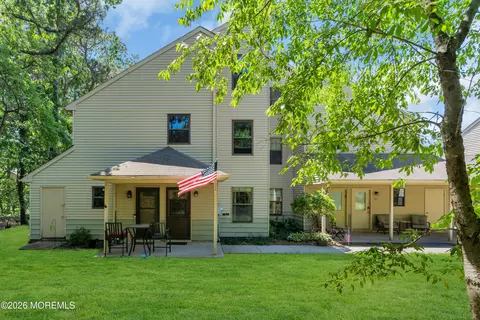 405 Geranium Ct, Jackson, NJ 08527