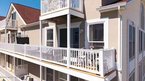 33 Sumner Ave #4, Seaside Heights, NJ 08751