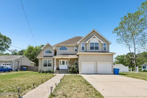 34 1st St, Manchester, NJ 08759