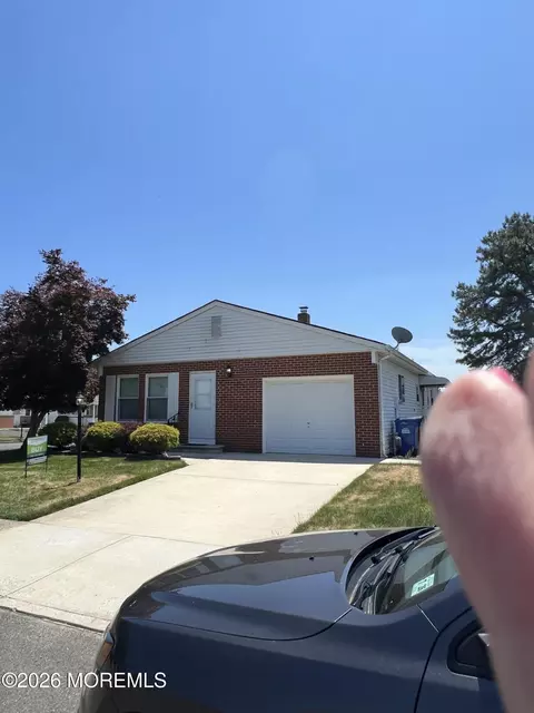1 Vail St, Toms River, NJ 08757