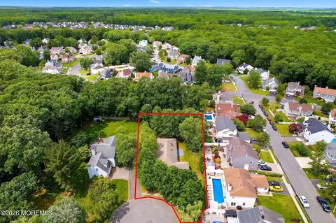 22 Walnut Dr, Howell, NJ 07731