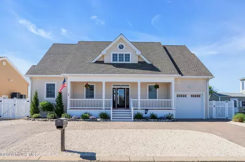 128 Anita Dr, Manahawkin, NJ 08050