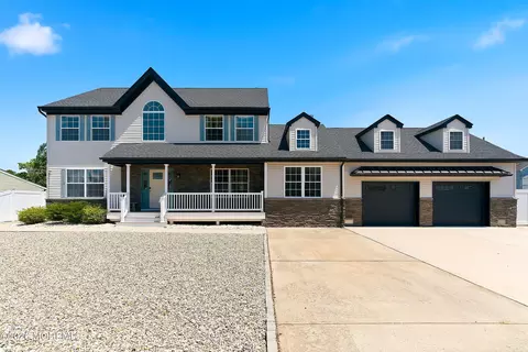 108 Tiller Dr, Toms River, NJ 08753