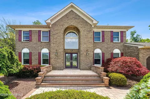 23 Dunn Dr, Marlboro, NJ 07746