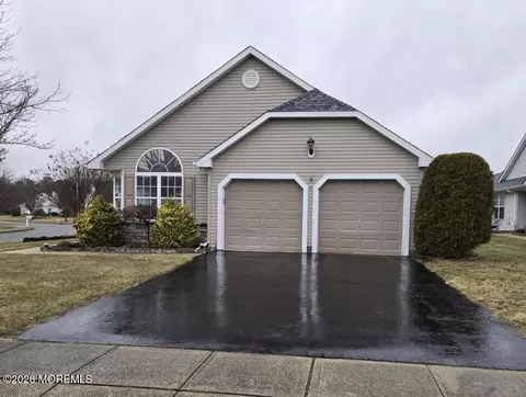 3276 Springer Ln, Toms River, NJ 08755