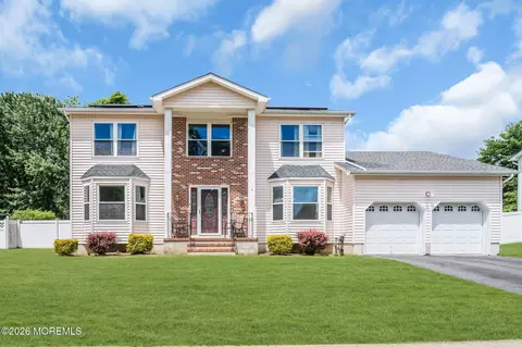 8 Bronia St, Howell, NJ 07731