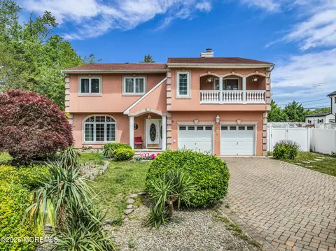 513 Ilexberry Ln, Toms River, NJ 08753