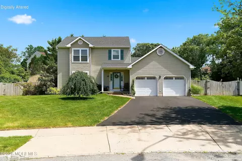 167 Black Oak Ct, Toms River, NJ 08753