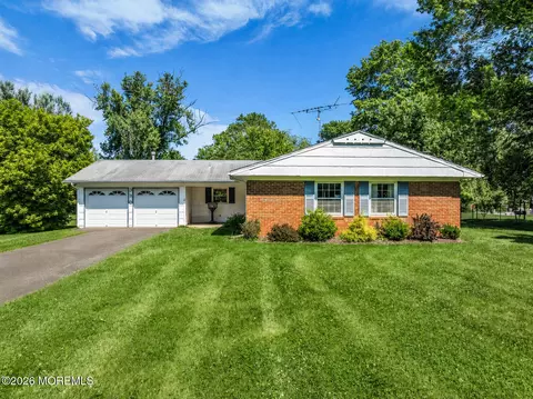 330 Iron Bridge Rd, Freehold, NJ 07728