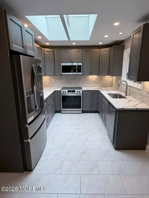 12 Eastport Ct, Red Bank, NJ 07701