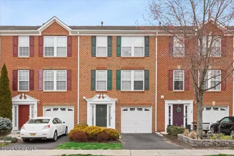 36 Saxton Rd, Farmingdale, NJ 07727