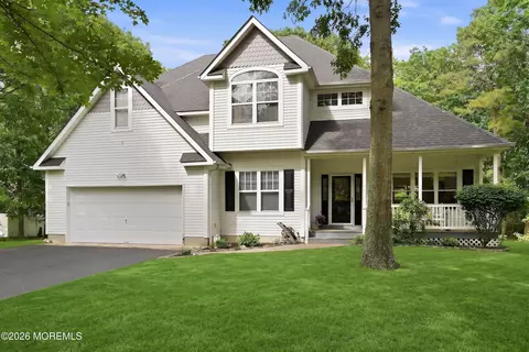 8 Country Woods Ln, Pine Beach, NJ 08741