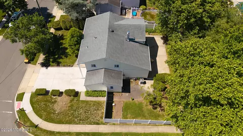 View/Area - 1 Rustic Ln, Matawan, NJ 07747 photo 5 of 7