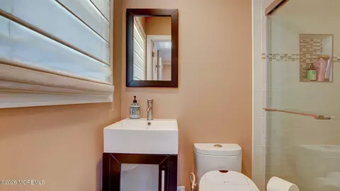 Bath - 1 Rustic Ln, Matawan, NJ 07747 photo 2 of 4