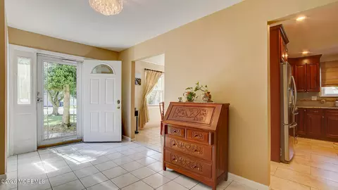 Entry Way - 1 Rustic Ln, Matawan, NJ 07747 photo 3 of 9