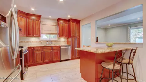 Kitchen - 1 Rustic Ln, Matawan, NJ 07747 photo 2 of 5