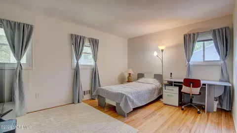 Bedroom - 1 Rustic Ln, Matawan, NJ 07747 photo 6 of 9