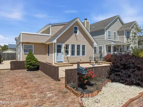 110 Surf Dr, Seaside Park, NJ 08752