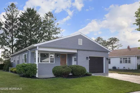 1 Dawn Way, Toms River, NJ 08757