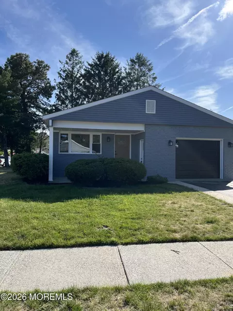 1 Dawn Way, Toms River, NJ 08757
