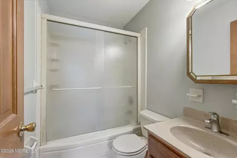 Bath - 79 Maxim Dr, Forked River, NJ 08731 photo 2 of 2