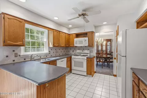 Kitchen - 79 Maxim Dr, Forked River, NJ 08731 photo 2 of 3