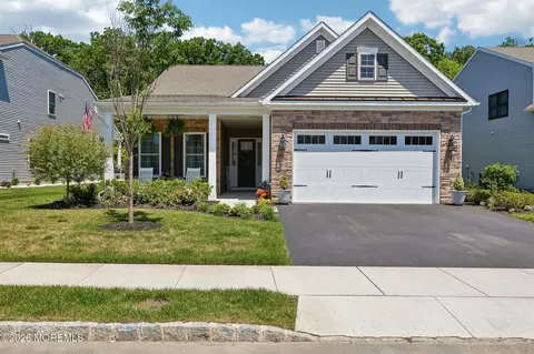 62 Sanctuary Ln, Farmingdale, NJ 07727