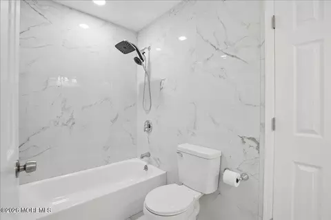 Bath - 2 Thames Pl, Brick, NJ 08723 photo 1 of 4