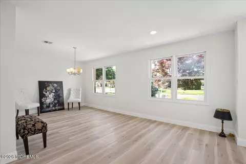 Living - 2 Thames Pl, Brick, NJ 08723 photo 1 of 3