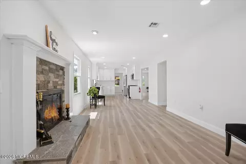 Entry Way - 2 Thames Pl, Brick, NJ 08723 photo 2 of 3