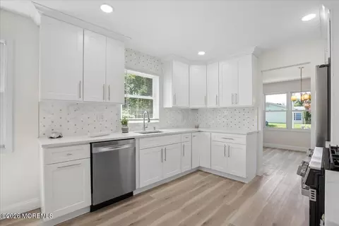 Kitchen - 2 Thames Pl, Brick, NJ 08723 photo 1 of 2