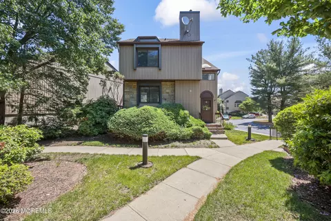 89 Diamond Ln, Old Bridge, NJ 08857