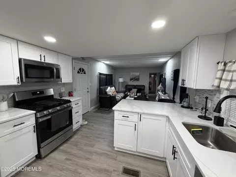Kitchen - 9 Alissa Ter, Jackson, NJ 08527 photo 2 of 3
