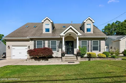 498 Nautilus Dr, Manahawkin, NJ 08050