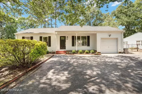 615 Beach Blvd, Forked River, NJ 08731