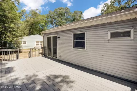 Exterior - 615 Beach Blvd, Forked River, NJ 08731 photo 4 of 5