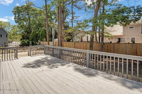 Exterior - 615 Beach Blvd, Forked River, NJ 08731 photo 3 of 5