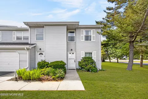 2 Vincent Ct, Little Egg Harbor, NJ 08087