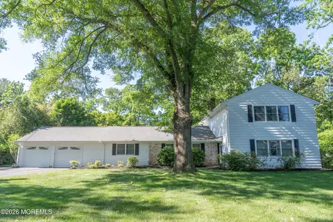 177 Kingfisher Dr, Middletown, NJ 07748
